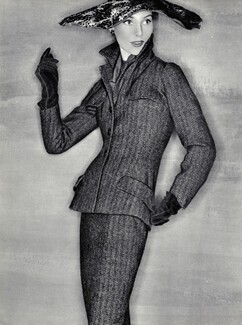 Christian Dior 1954 Les Bustes New-look, Tailleur en tweed de Linton, Photo Coffin, 3 pages, 3 pages