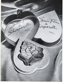 Schiaparelli (Perfumes) 1955 Succès Fou, Photo Kollar