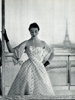 Givenchy 1955 Eiffel Tower, Strapless Dress, Abraham, Bettina Graziani, Photo Dambier