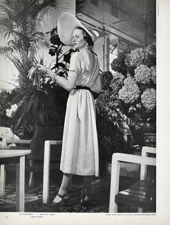 Schiaparelli 1950 Shantung Labbey, Sterlé, Photo prise chez le Fleuriste Décorateur Jean-Claude, Photo Felser-Anger