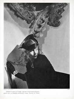 Caroline Reboux, Maggy Rouff 1937 Tricorne, Cartier (Bracelet) Photo Horst