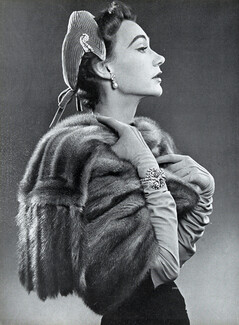 Chaumet 1952 Bracelet, Clip Hat, Earrings, Photo Pottier