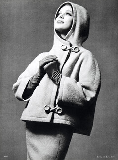Christian Dior 1961 Pelisse Ultra-courte et sa Cagoule, Dumas & Maury