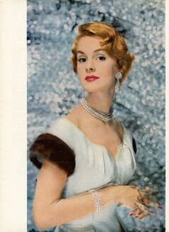 Harry Winston 1953 Necklaces, Earrings, Bracelet, Ring, Make-up Germaine Monteil, Photo Blumenfeld