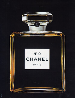 Chanel (Perfumes) 1971 Numéro 19 (CHA 139)