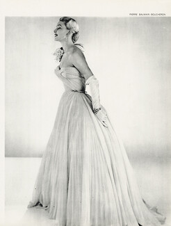 Pierre Balmain 1952 Robe du soir plissée, Boucheron, Photo Paul Fachetti