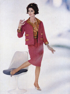 Chanel 1961 Tailleur, Soie de Bucol, Sandales Mancini, Photo Willy Rizzo