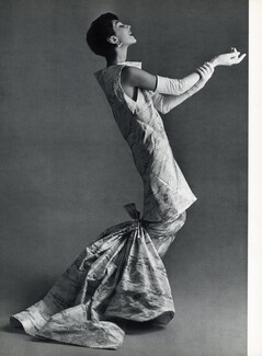 Balenciaga 1955 Tunique et jupe entravée, Roger Scémama, Photo Pottier