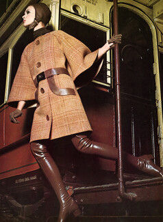 Pierre Cardin 1968 Coat, Nattier, Metropolitan Rolling Stock, Photo Roland Bianchini