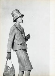 Hermès (Couture) 1961 Sac et gants Hermès, Photo Georges Saad