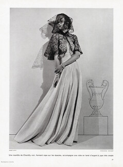 Madeleine Vionnet 1936 Evening Gown, Mantelle de Chantilly, Photo André Durst
