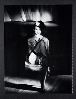 "Après-Demain J'emballe", 1979 - Stockings, Photos Joe Gaffney, Texte par Alec Medieff, 4 pages