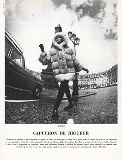 Hermès (Fur coat) 1963 Capuchon, Photo Jacques Decaux