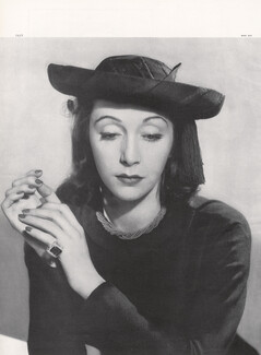 Suzy (Millinery) 1937 Photo Man Ray, Olga Tritt Jewels