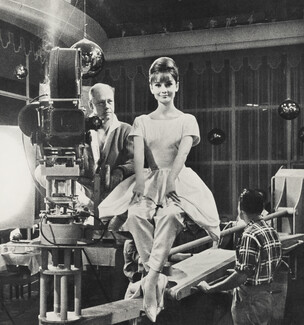 Audrey Hepburn — Plus parisienne qu'une parisienne, 1962 - Photos Bob Willoughby, Givenchy, Tournage de "Paris pétille", 6 pages