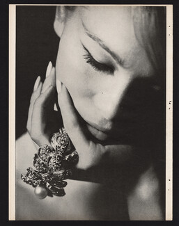 Erwin Pearl (Jewels) 1964 Bracelet, Lipstick Fashion Photography Bert Stern