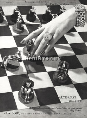 Hermès 1959 Chess Game, Bracelet Van Cleef & Arpels, Photo Georges Saad