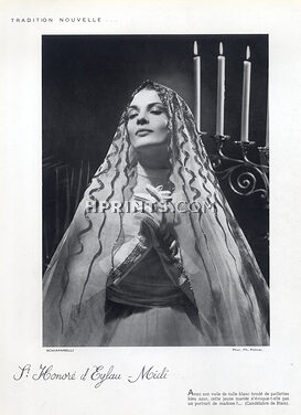 Schiaparelli 1938 Wedding Dress, Veil of white Tulle Embroidered with Blue Glitter