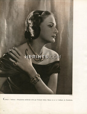 Boucheron 1946 Bijoux or et brillants, Coiffure "Isabeau" Fernand Aubry, Medieval Hairstyle