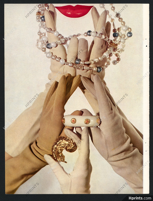 Kislav (Gloves) 1961 Michael Gosschalk (gold plume), Harrods (bracelet), Adrien Mann, Photo Vernier