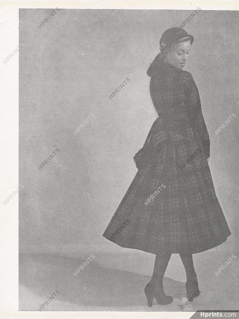 Paquin 1948 Photo Jean Moral, Taille haute et long boutonnage