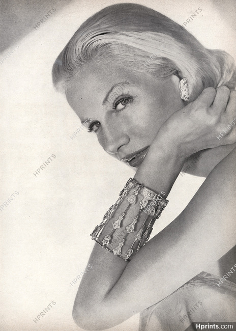 Castlecliff 1954 Bracelet by Anne Fogarty for Castlecliff, Photo Horst
