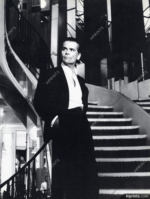 Karl Lagerfeld 1983 Portrait, Shop Staircase Chanel, Photo