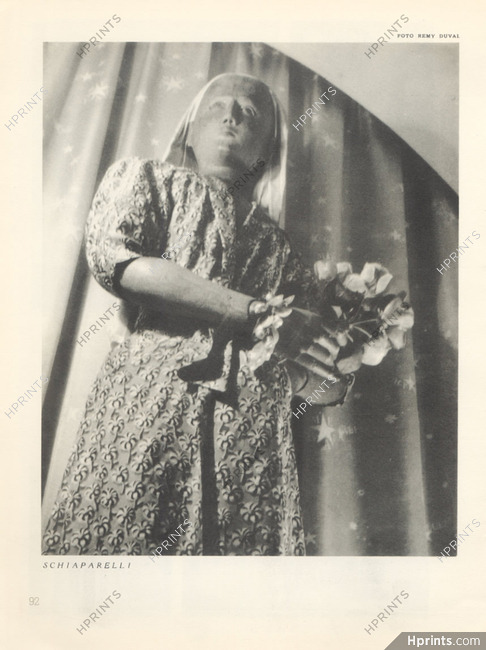 Schiaparelli (Couture) 1947 Photo Remy Duval