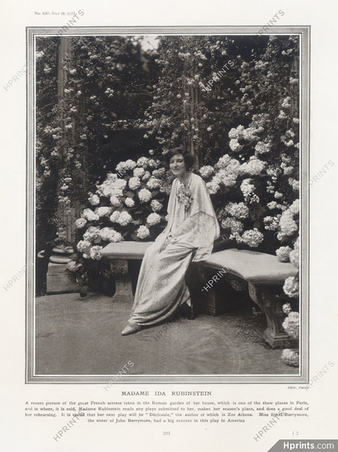 Ida Rubinstein 1925 in the Garden of her House