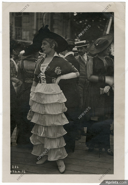 Gustave Martin (Photographer) 1914 "La mode aux courses", Original Fashion Photography