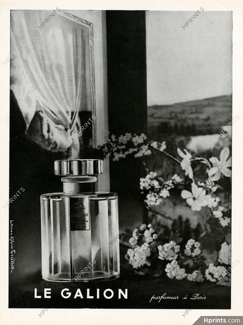 Le Galion (Perfumes) 1949 Sortilège, Photo Laure Albin Guillot