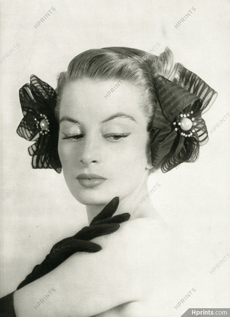 Guillaume (Hairstyle) 1951 Photo Harry Meerson, Capucine as Model