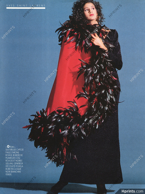 Yves Saint Laurent 1986 Cape de faille rouge, plumes de coq, Taroni