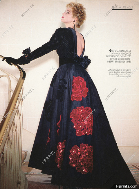 Nina Ricci 1986 Robe du soir en satin noir rebrodé de roses rouges en paillettes