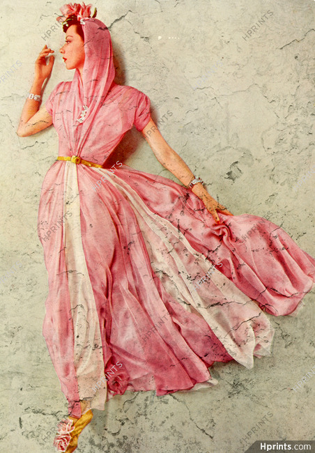 Germaine Monteil (Couture) 1942 Mrs Schuyler Watts, pink silk chiffon, Photo Erwin Blumenfeld