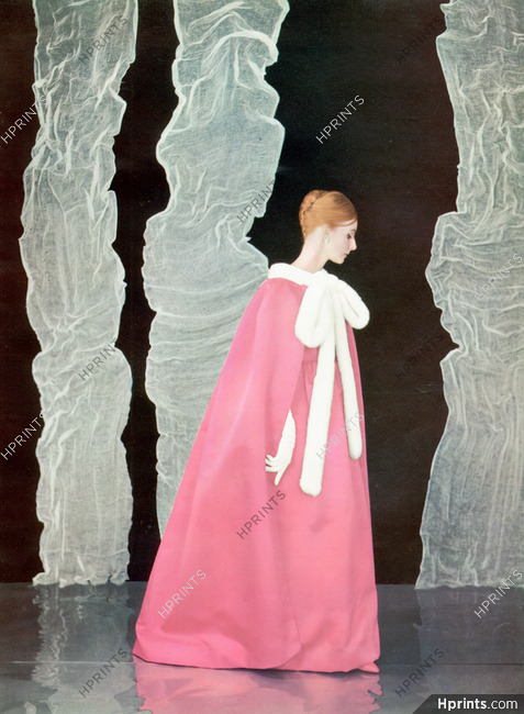 Balenciaga 1959 Pink Satin Cape, White mink knot, Photo Philippe Pottier