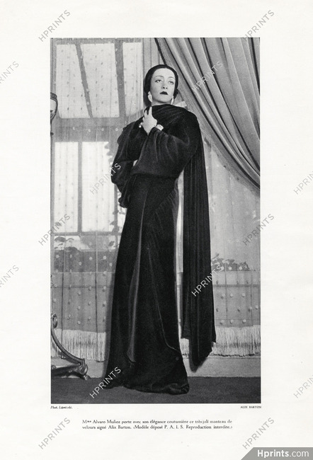 Alix Barton 1933 Velvet Evening Coat, Mrs Alvaro Munoz, Photo Boris Lipnitzki