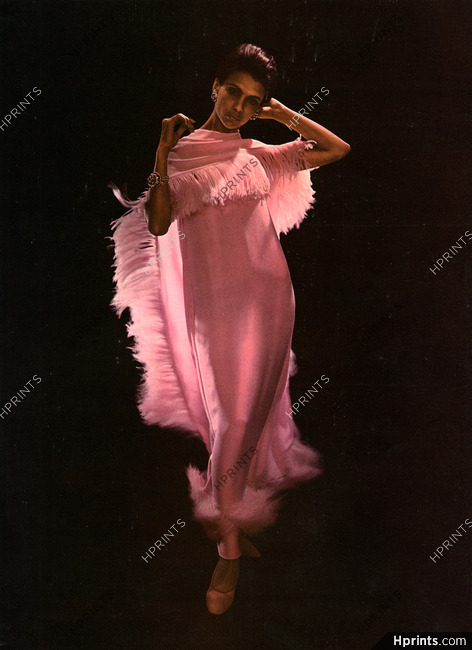 Pierre Cardin 1964 Plumes d'autruche, Feathered Evening Dress, Photo Pottier