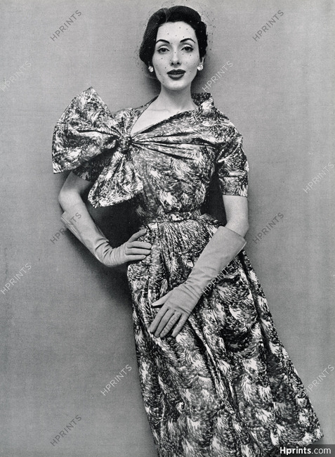 Paquin 1953 Décolleté asymétrique, coques volumineuse, Photo Pottier