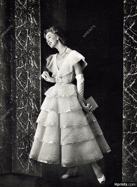Chanel 1955 Robe de jeune fille, Hurel