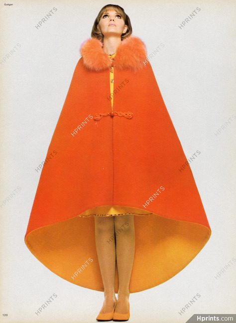 Pierre Cardin (Couture) 1967 Cape, Photo J.L Guégan