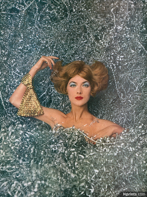 Sterlé 1958 Aumonière-bijou en or, Photo Guy Bourdin